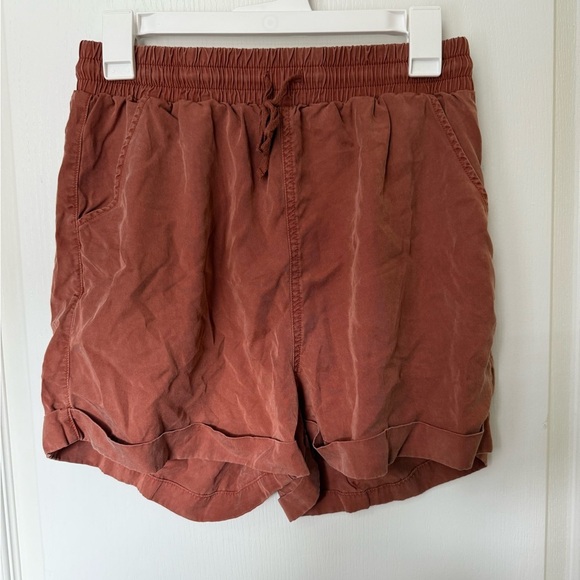 Universal Thread Warm Brown Shorts - Picture 3 of 7